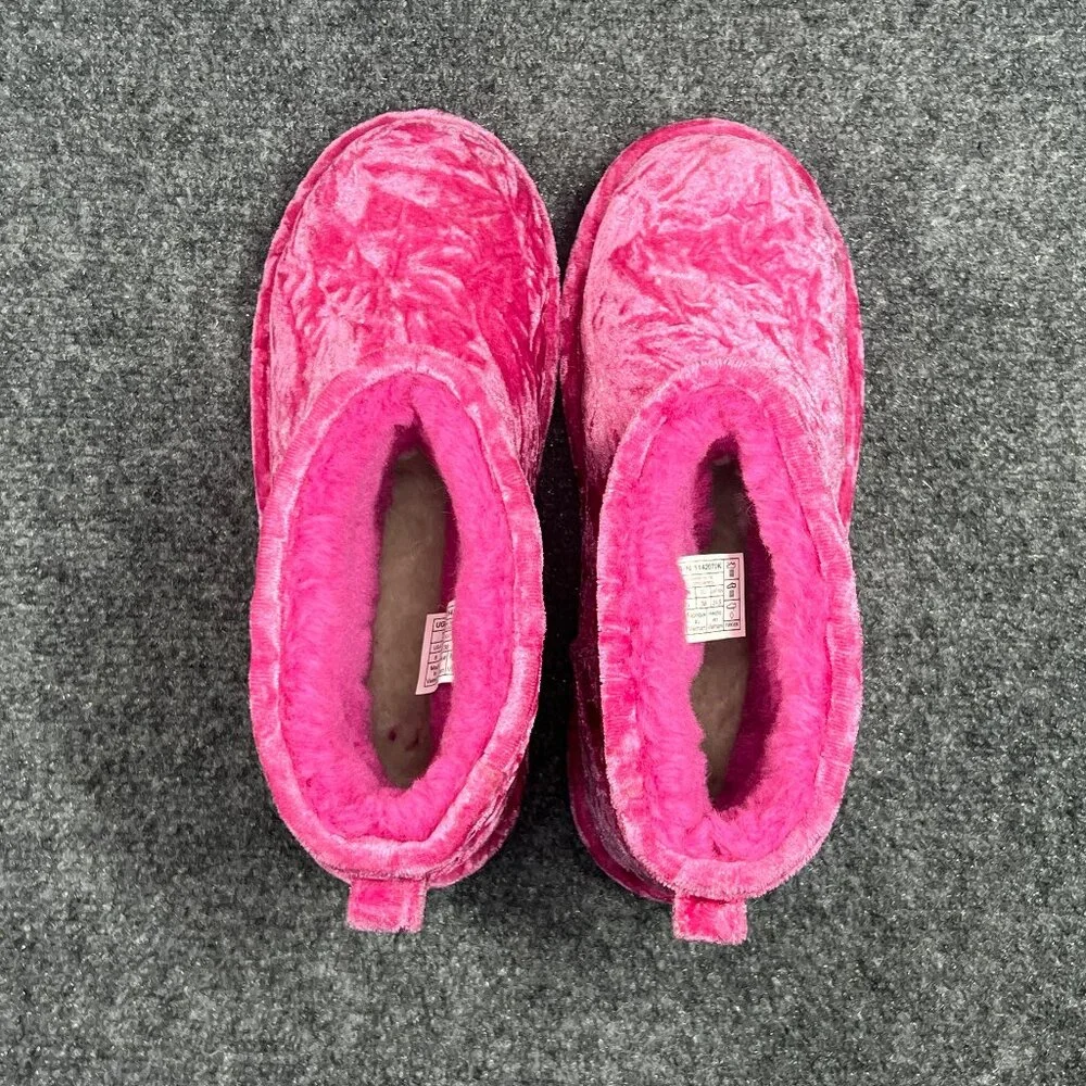 UGG Classic Mini II Velvet Boots Girls Size 6 Hot Pink Short Snow Winter Pull On